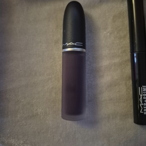 MAC Cosmetic Kisses & Bows Lip Kit Purple - Picture 5 of 7